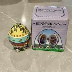 Decorative Easter Egg Hinged 3.5" Diorama Bunny Rabbit At Home