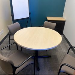 Commercial Grade Round Break Room Conference Office Tables 