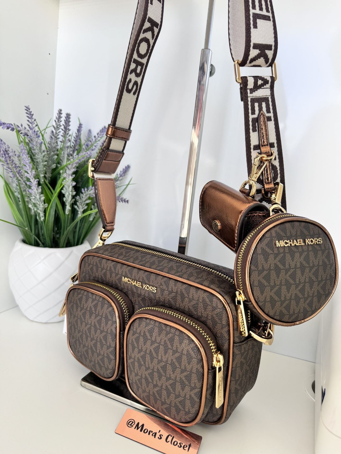 Michael Kors★JET SET ITEM MD PKT XBODY W ATTCH Michael Kors JET SET ITEM MD PKT XBODY W ATTCH IN TEA ROSE