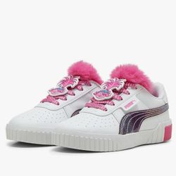PUMA Kids California Original Trolls Sneakers (Little Kid)
. Size 7. Toddler Size. Brand New. Never Used. No Delivery. Only Pick Up. Only Serious Buye