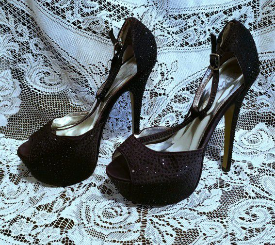 6" heels Strap bk peekaboo toe shoes sz 7