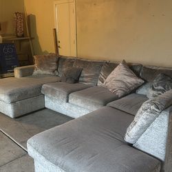 Silver and Pink Couch – Stylish & Comforta