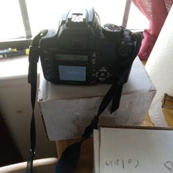 Canon EOS Digital Rebel XT/350D Camera & 18-55mm Lens