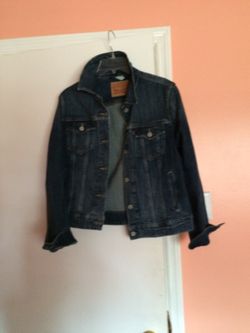 Levis women size L