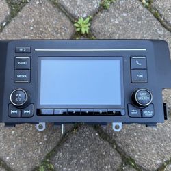 2016-2017 Honda Civic Radio AM FM Cd Player Receiver Replacement P/N:39100-TBA-A11 Fits Fits 2016 2017 OEM Used Auto Parts