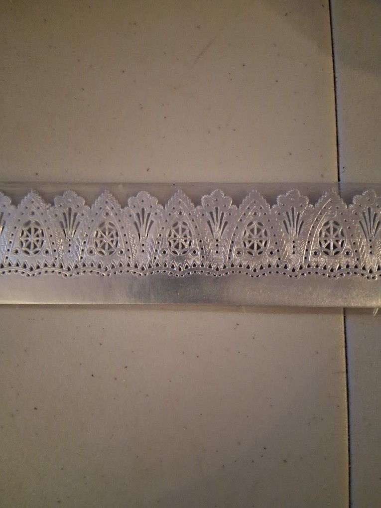 2 Pieces Silver Dresden Trim