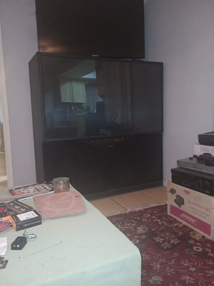 Mitsubishi T. V. 64 Works Great $50.00