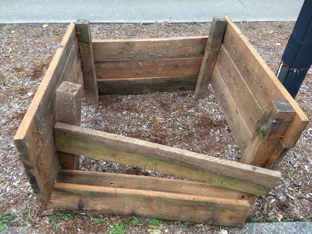 Free raised garden bed / free wood
