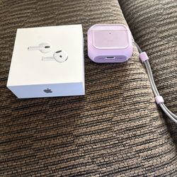 Apple AirPod 4’s with noise cancellation