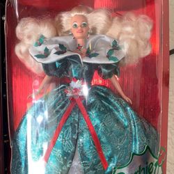 Vintage 1995 Happy Holidays Special Edition Christmas Barbie