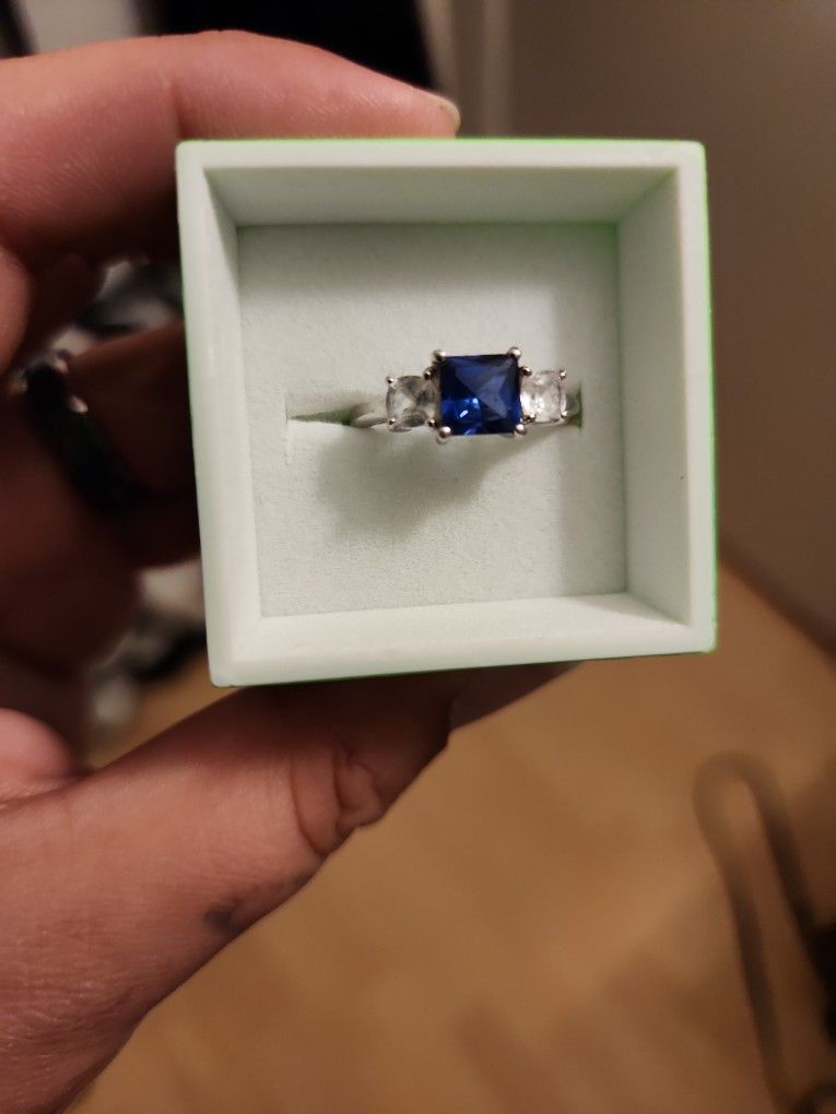 Helzberg 10k Blue Sapphire And Diamond Ring