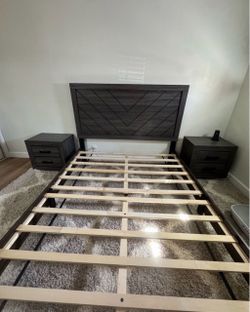 Queen Bed with 2 night stands