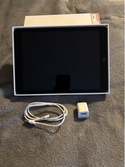 Apple iPad 9.3”