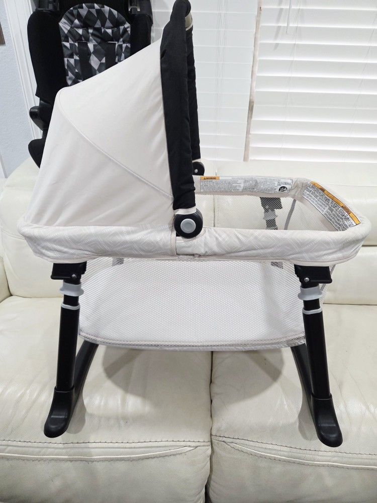 Graco Foldable Portable Baby Bassinet