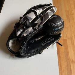 KIDS FRANKLIN BASEBALL GLOVE (w/ Foam Practice Ball)