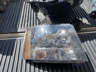 Passenger headlight for 2007 -2014 Chevy Tahoe