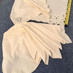 Off white dinner napkins