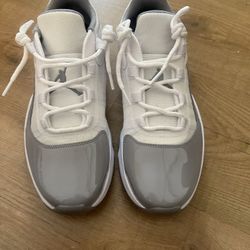 Nike air Jordan - Size 10 Women