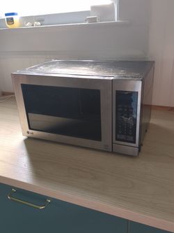 LG Stainless Steel Countertop Microwave