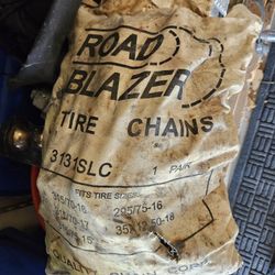 35 X 1250X18 Brand New Set Of  Truck Chains 