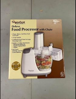 Signature Gourmet Deluxe Food Processor with Chute