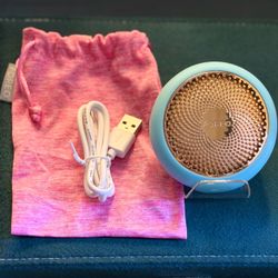 FOREO UFO Smart Mask Treatment Device Mint 1st Gen + Stand Charger Pouch