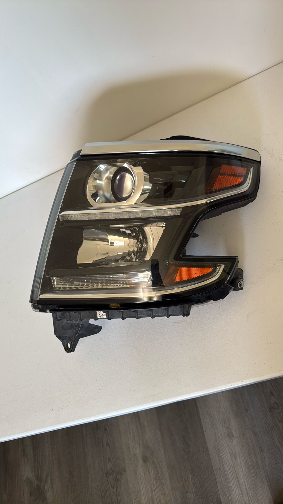 16 2016 Chevy Suburban Headlight Left