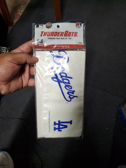 Dodgers thunder bats