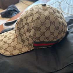 Gucci Hat ! Excellent Condition! Size M 58cm