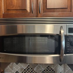 GE Microwave & Convention Oven