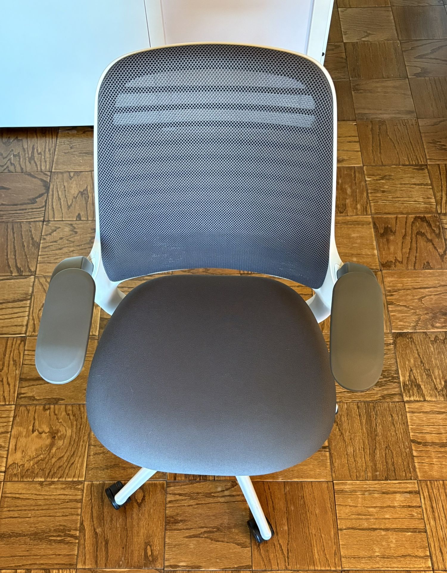  Steelcase Series 1 Office Chair