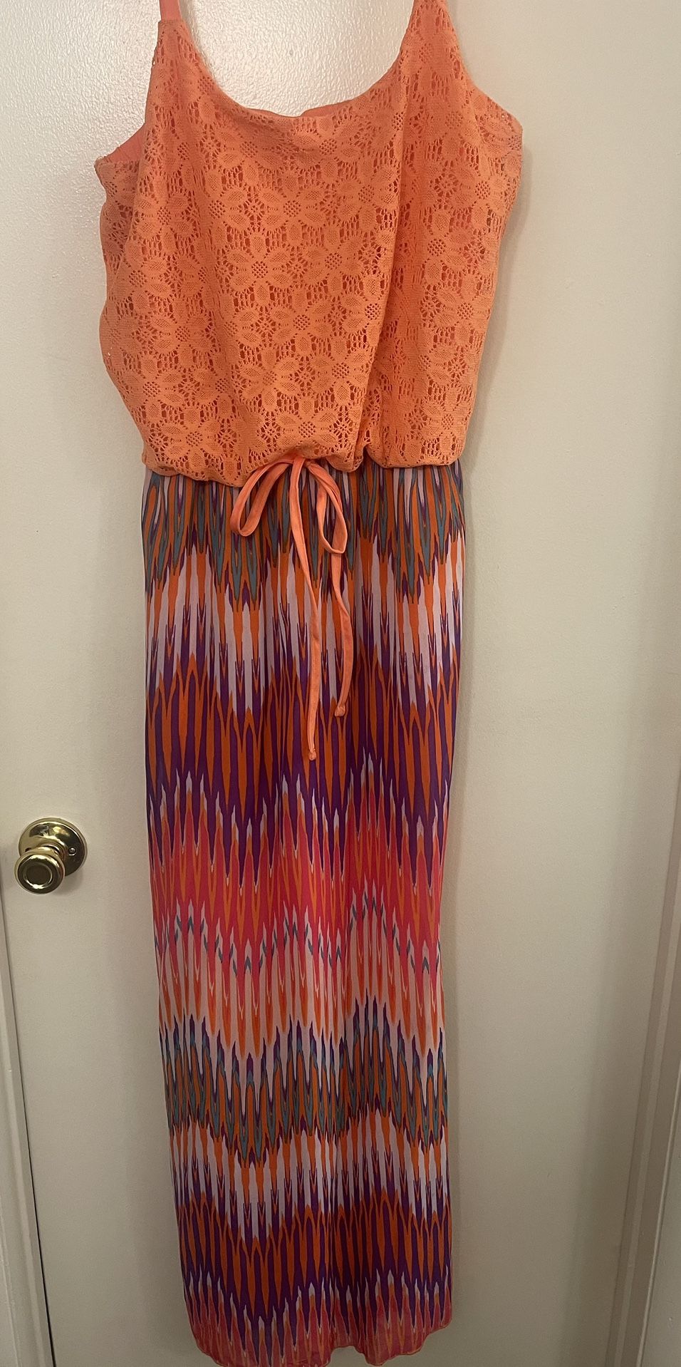 Woman’s Sundress Size L 11/12