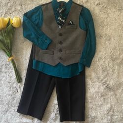 Dockers Boys 4-Piece Vest Suit Set Size 2T – Excellent Condition
