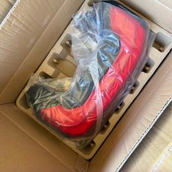 22-26 R Side Tail Light