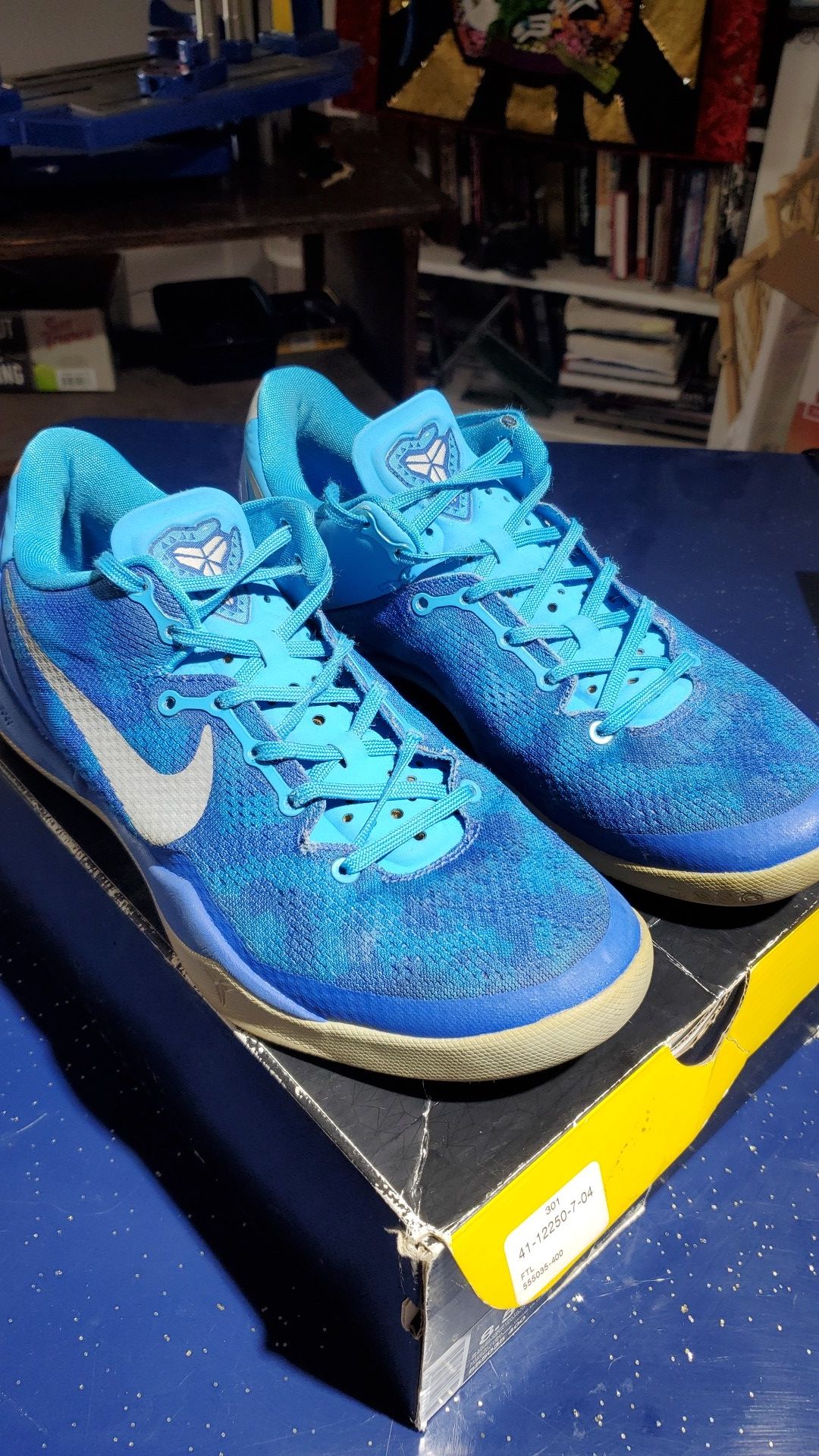 Kobe 8 System 8.5 "Coral Blue Snake"