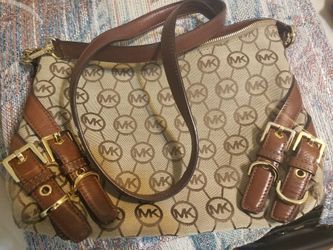 Michael Kors purse hardly used still like new!