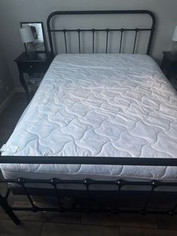 Full size bed + mattress