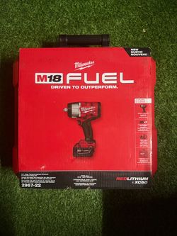 Milwaukee M18 FUEL 1/2" Impact Wrench Kit