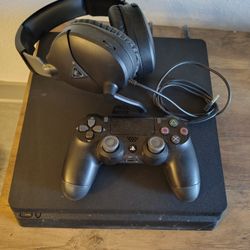 PS4 Slim With Turtle Beach Recon 70 And Controller