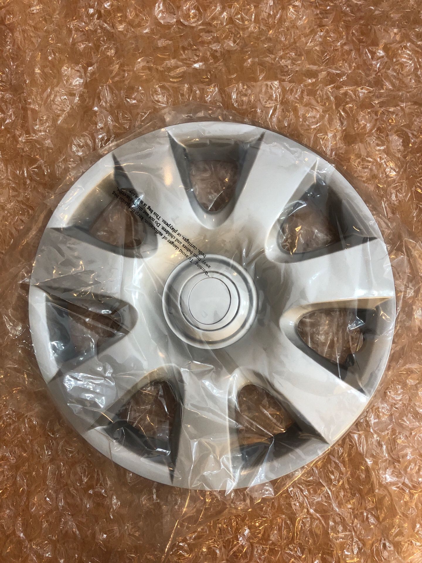 Brand New 15” hubcap for Toyota Camry