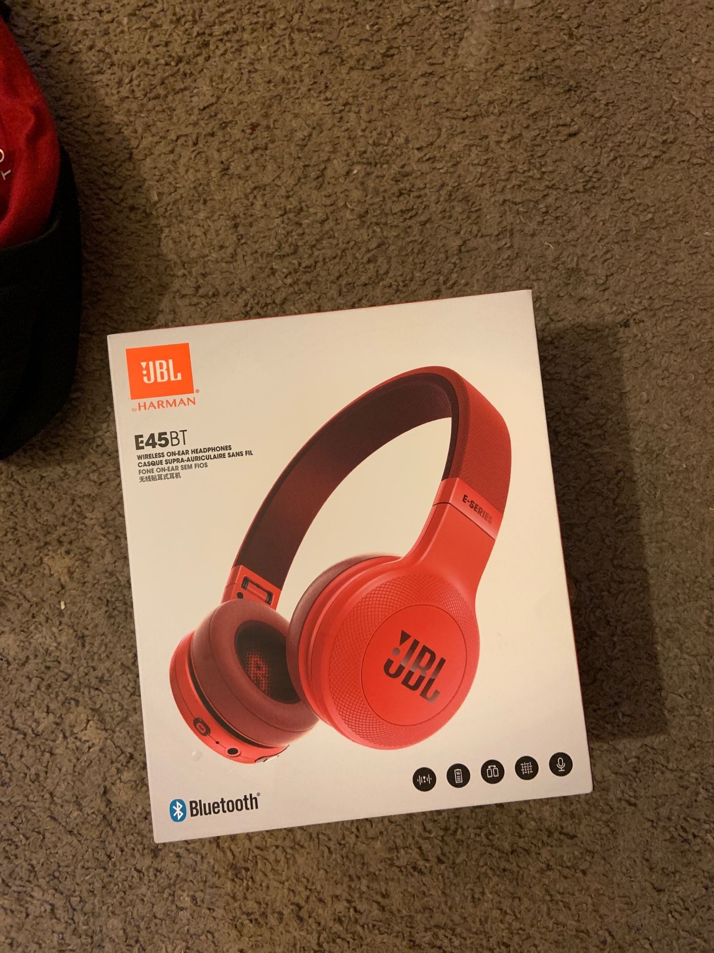 Wireless headphones jbl