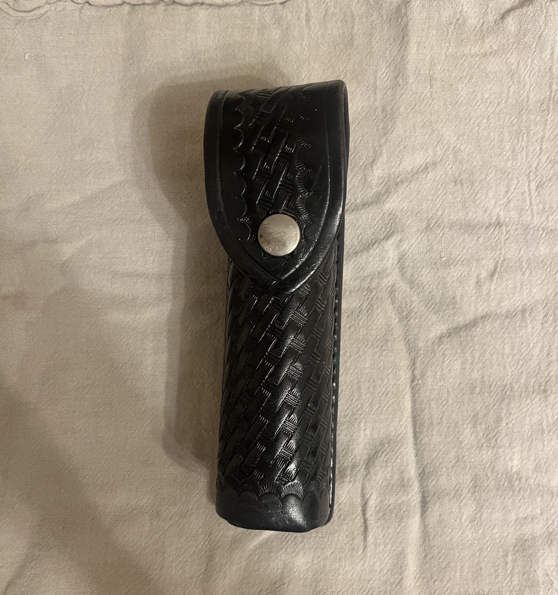 Aker Model 571 Pepper Spray Case - 2 Pictures- See Info