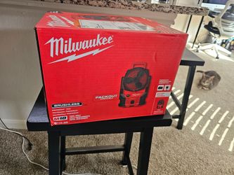 *Brand new* Milwaukee packout fan