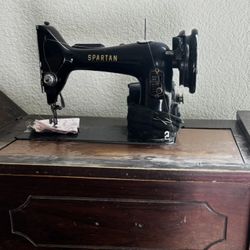 Singer Sewing Machine (working)