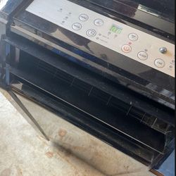 Big Portable Air Condition Unit  14000 Btu     Works Well 