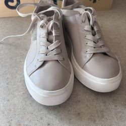 NEW Vaneli Platform Sneakers Womens 8.5 Beige Nude Leather Chain Beaded