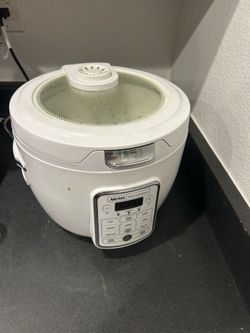 Aroma Professional Digital Rice Cooker