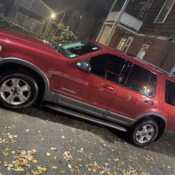 2005 Ford Explorer