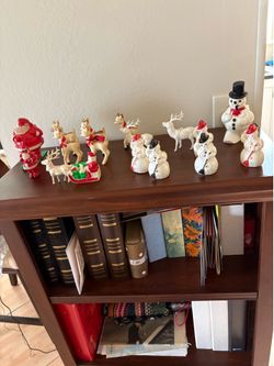 16 VINTAGE PLASTIC SANTA, REINDEER, SNOWMAN