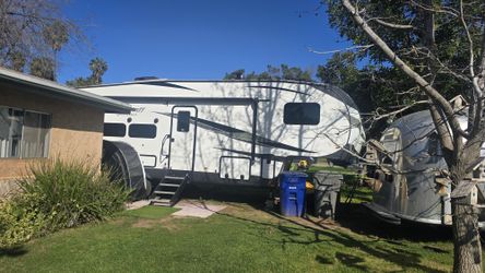 Fifth Wheel- 529bh